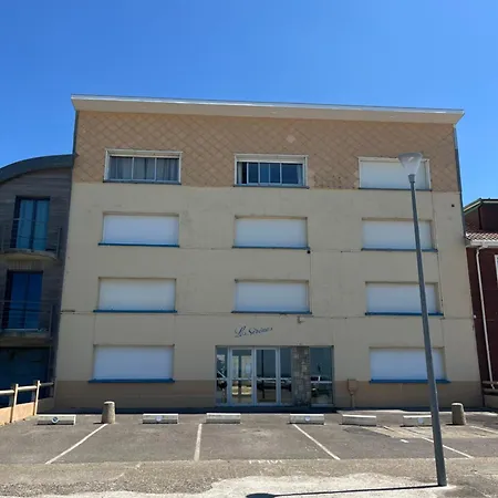 Stella Residence Face A La Mer Cucq Exterior photo